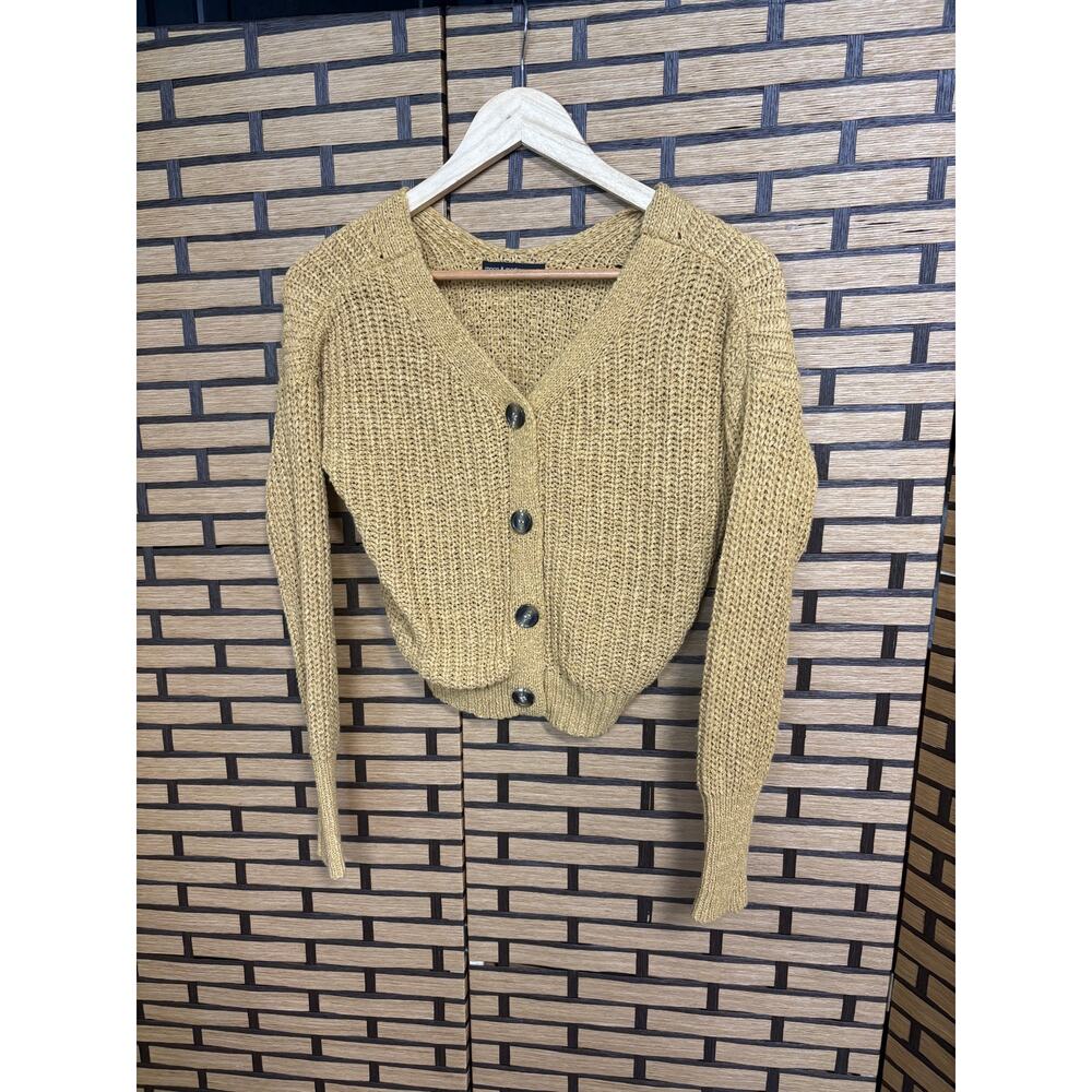 Moon & Madison‎ Tan Cropped Button Front Cardigan Size Small